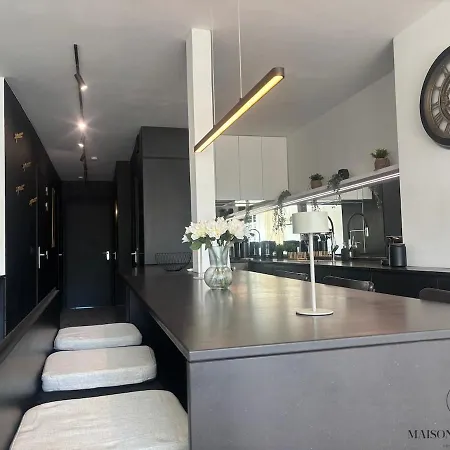 Apartment Le Rive Chic Centre Face A La Meuse